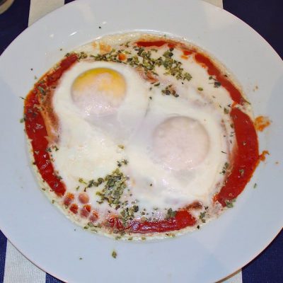 Huevos al plato