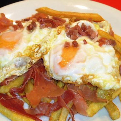 Prepara una deliciosa receta de huevos rotos con jamón en casa: paso a paso y tips prácticos